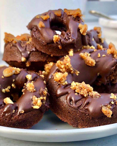 VEGAN CHOCOLATE DONUTS WITH CHOCOLATE PEANUT BUTTER SAUCE
